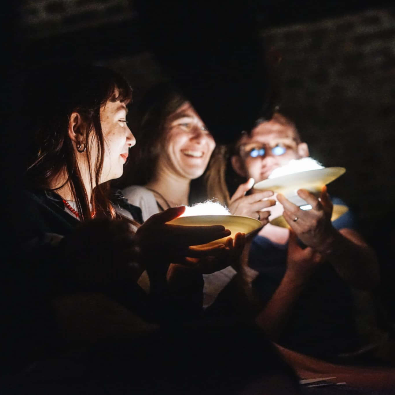 Clémentine Humeau dans une lecture olfactive en Tchéquie