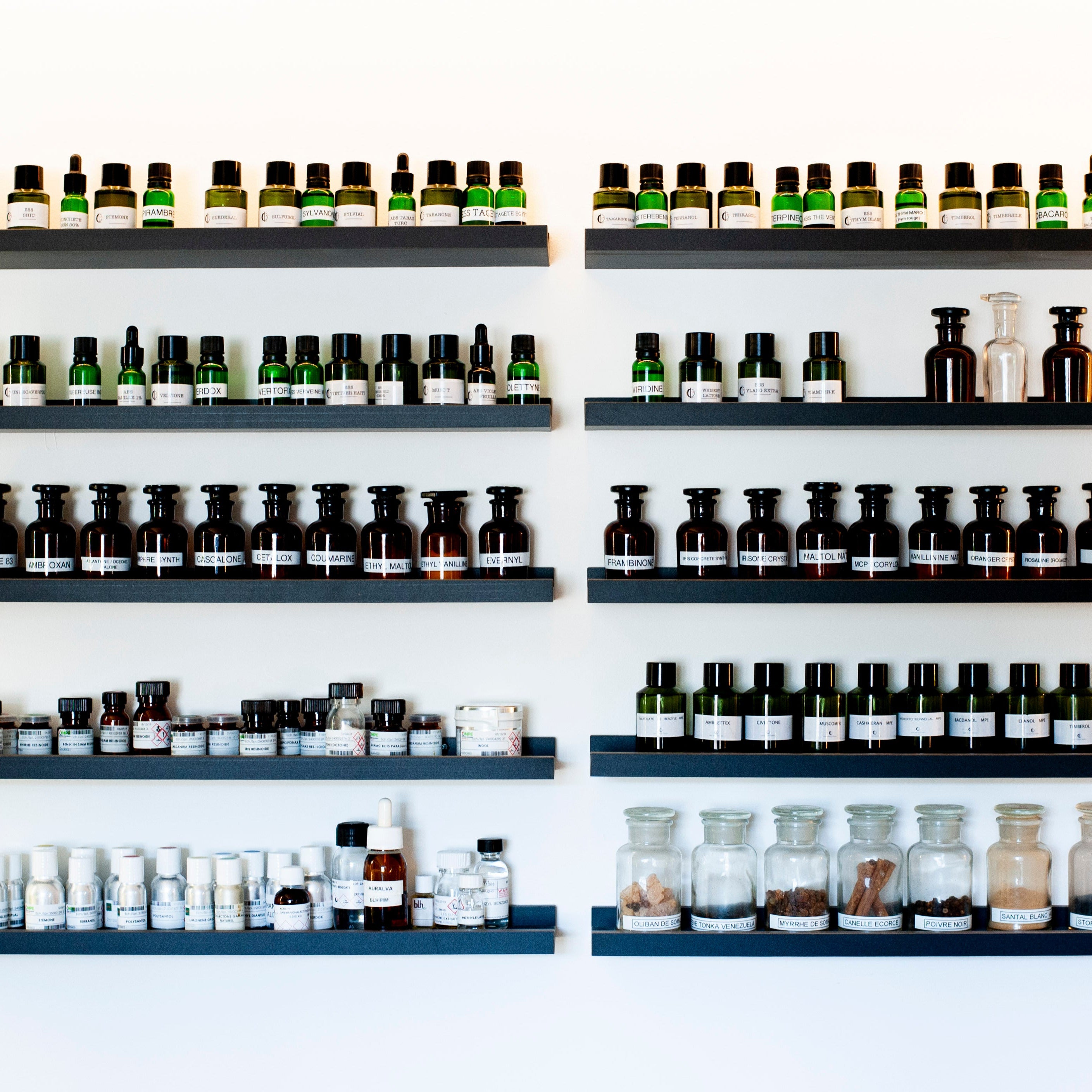 Photo Emilie Dubrul Orgue à parfums du laboratoire de Clémentine Humeau